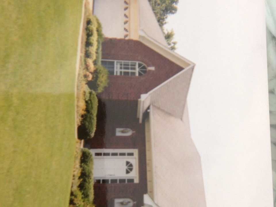 2nd image of 161 N Parkway St