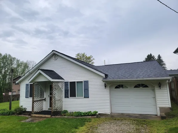 230 Bender St, Jackson, MI 49202