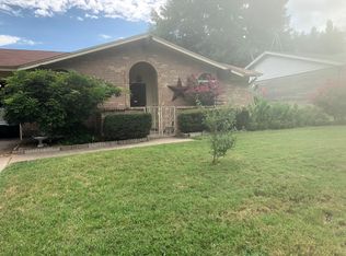 421 Glenhaven Dr, Azle, TX 76020