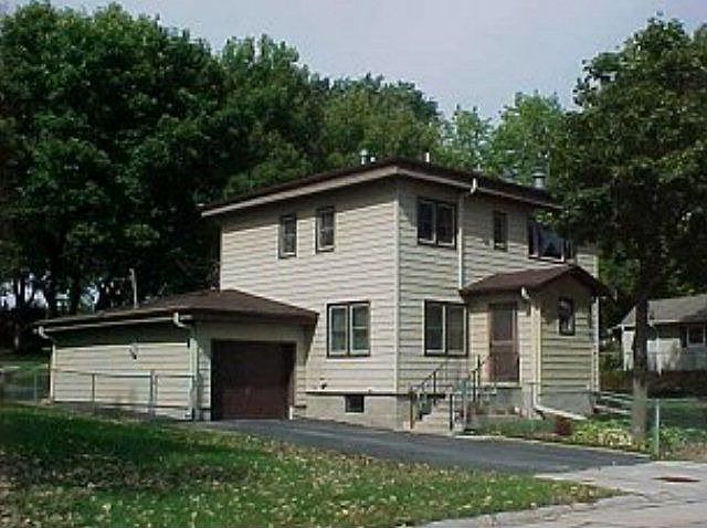 2nd image of 456 4th St NW
