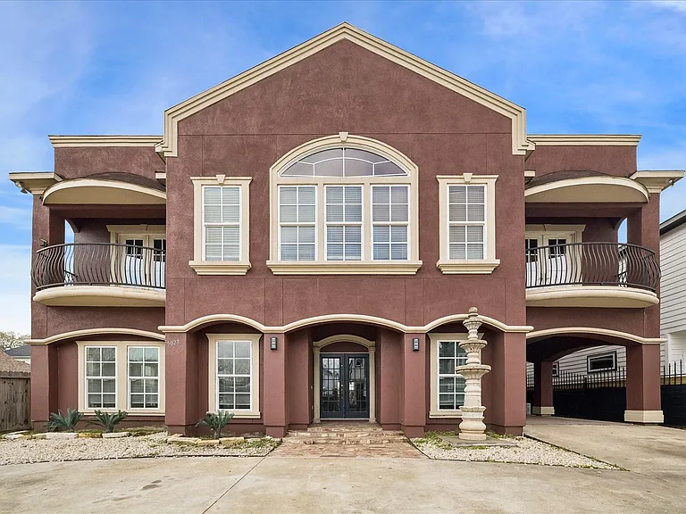 5027 Creekmont Dr — Photo 2
