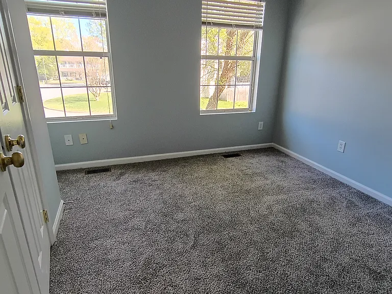 914 Sir Lionel Ct — Photo 21