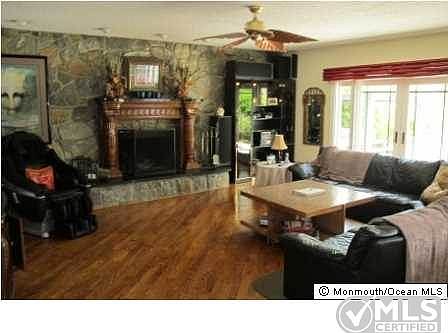3rd image of 680 Princess Ct
