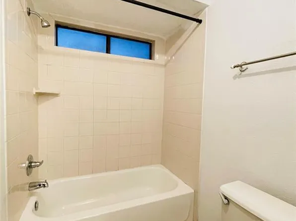 13892 Hollowgreen Dr #13892, Houston, TX 77082