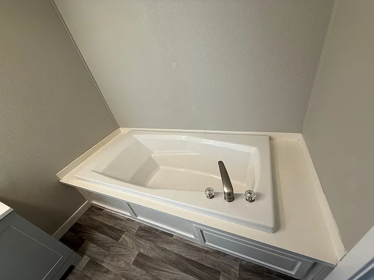 Arbor Springs — Photo 15