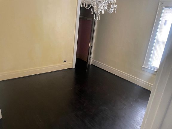 3rd image of 380 W Kennedy St