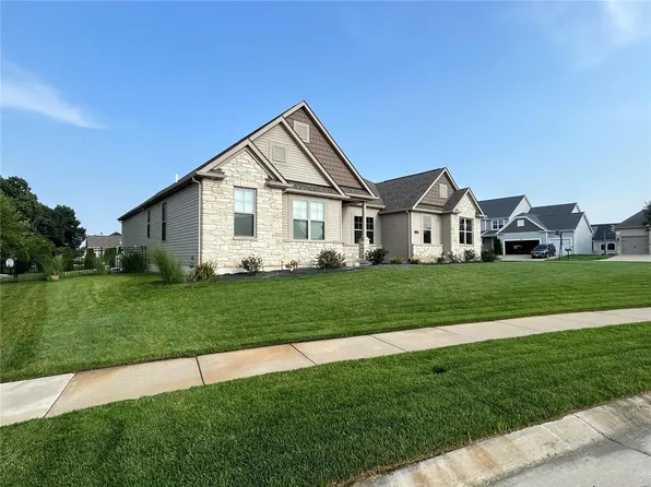 2 Sturbridge Ct, Saint Charles, MO 63303