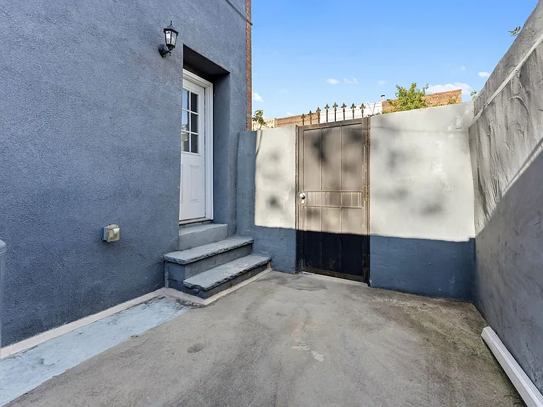 2100 Cross St — Photo 28