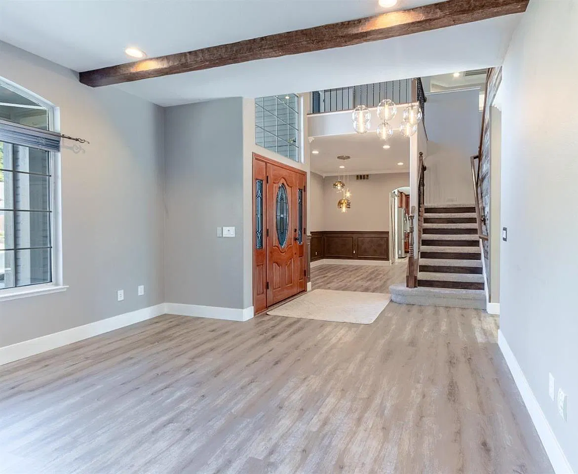 5 bed, 3150 sqft, $4,978 — Photo 4