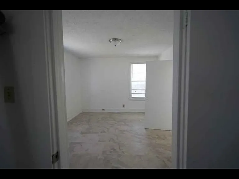 1242 Capital Ave — Photo 10