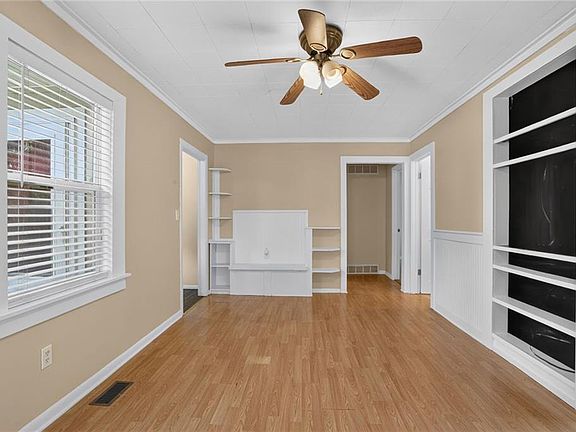 4th image of 7614 Woodson Rd