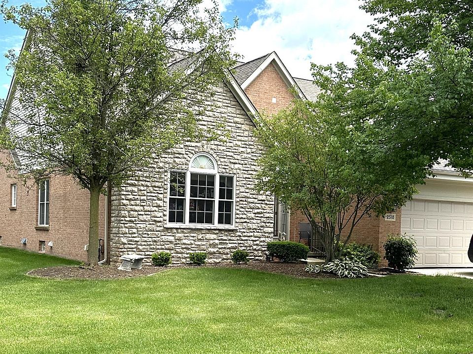 1st image of 2318 Lexington Cir S