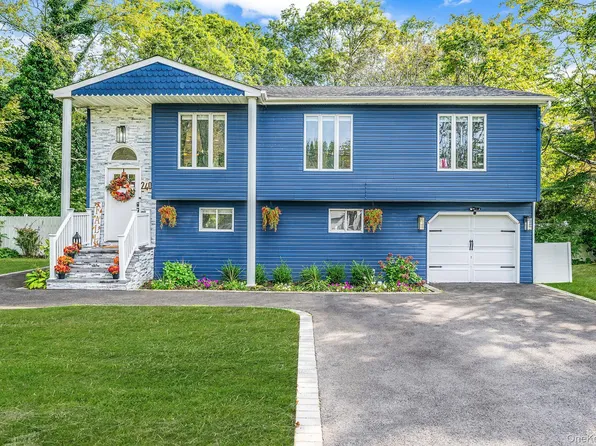 240 Babylon Street, Islip Terrace, NY 11752