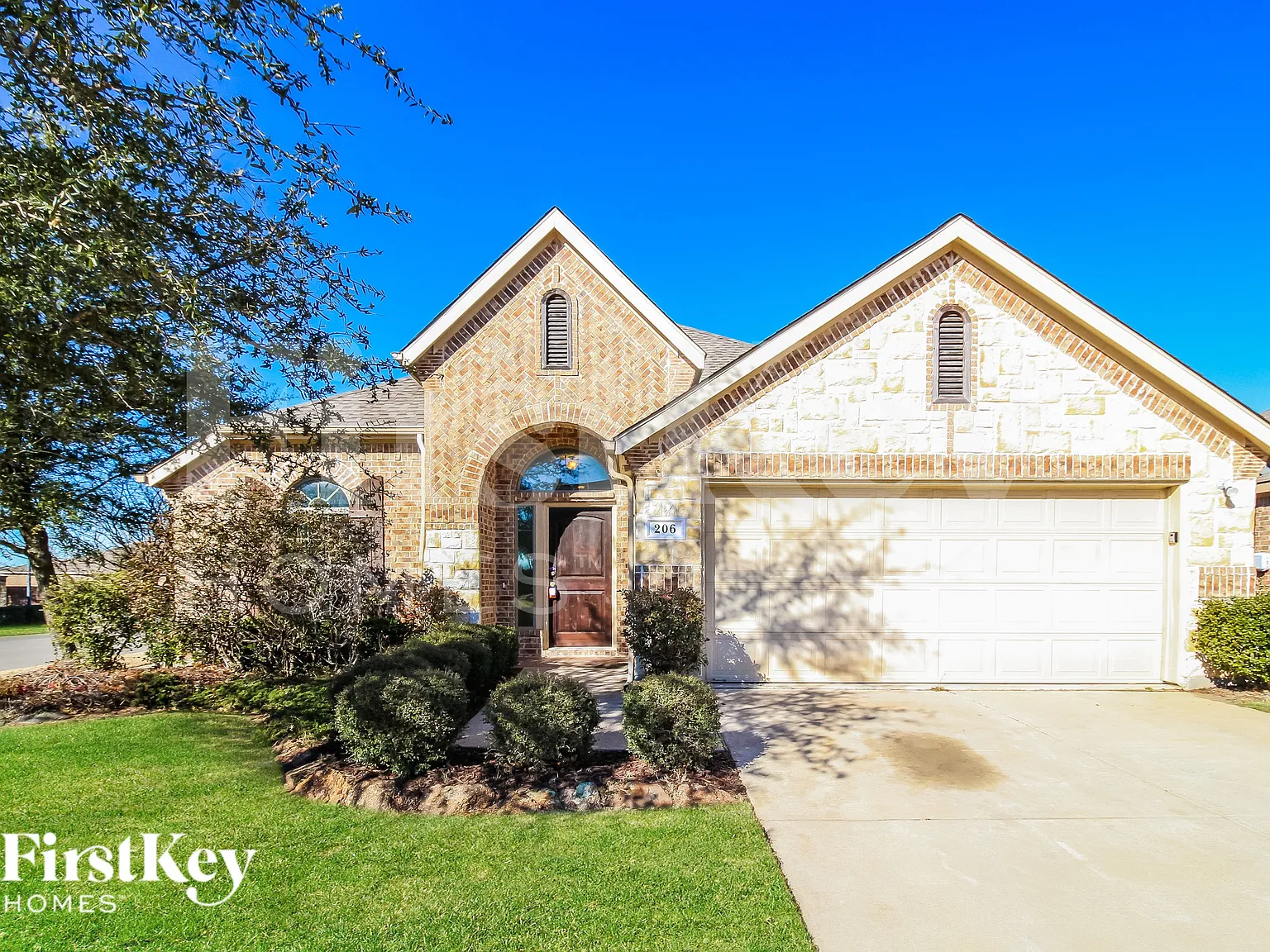 3 bed, 2.0 bath, 2020 sqft, $1,945 — Photo 1