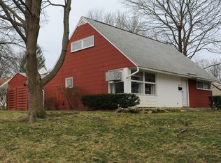 2389 Giffels Dr, Cuyahoga Falls, OH