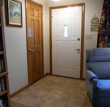 2nd image of 941 Creekside Ln