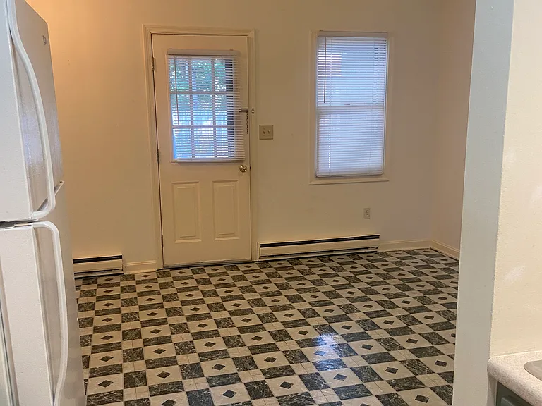 526 W Simpson St — Photo 10