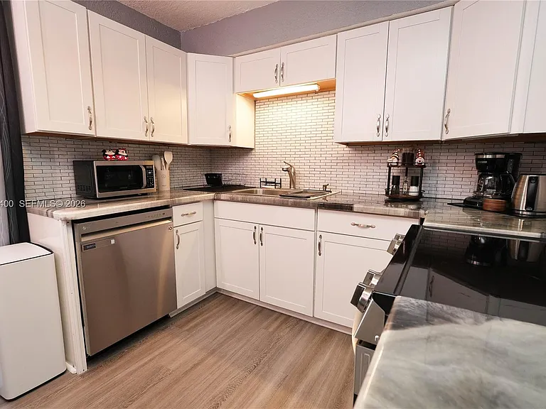 742 Granada St #A — Photo 40