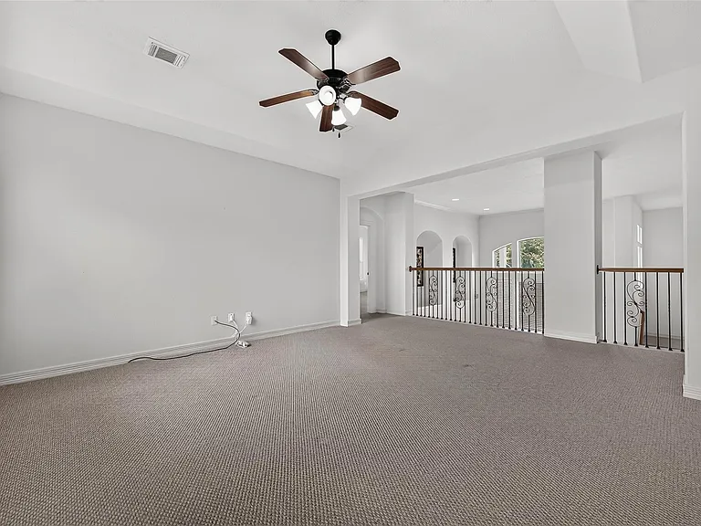 8602 Two Sisters Ct — Photo 32