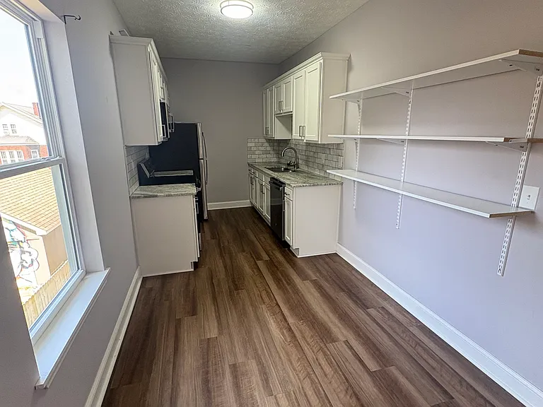 713 E Maple St #3 — Photo 7