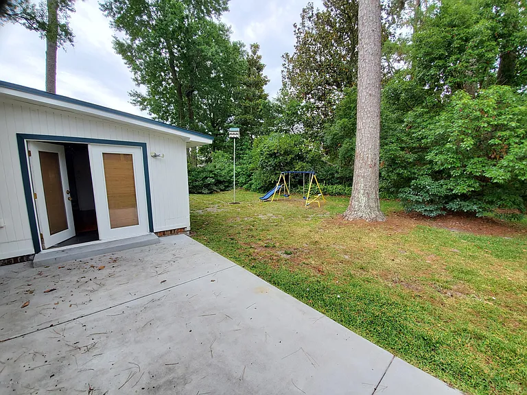 4940 Brighton Dr — Photo 11