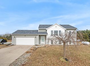7523 Mountain Pne, Cedar Springs, MI 49319