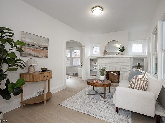 5th image of 3704 W 140th St