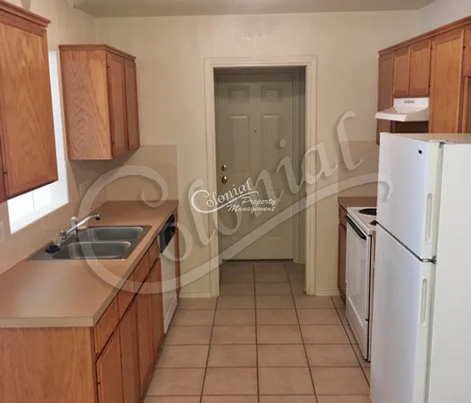 4604 Bowles Dr #B — Photo 2