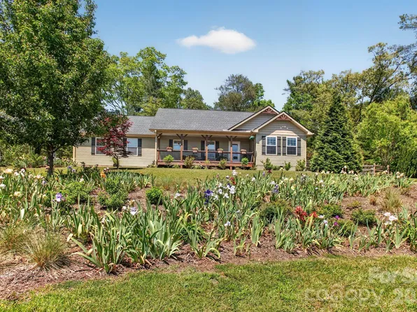 75 N Sunset Ridge Dr, Etowah, NC 28729