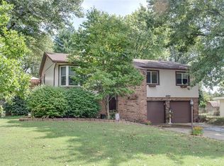 4819 Longview Ave, Godfrey, IL 62035