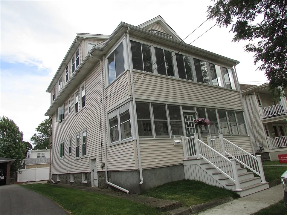 115 E Elm Ave #115