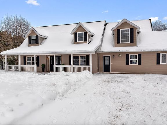 2nd image of 663 Valleyfield Rd