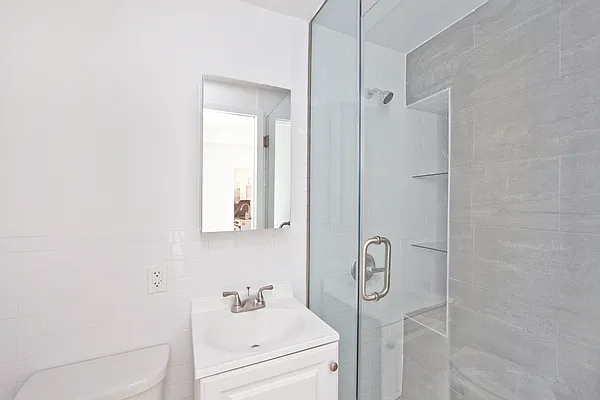 Rented by R New York | media 34