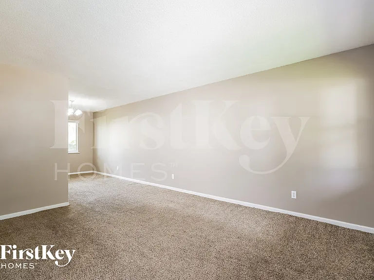 2240 Spoonwood Ln — Photo 3