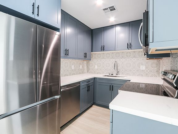 3rd image of 2136 Colby Ave APT 1