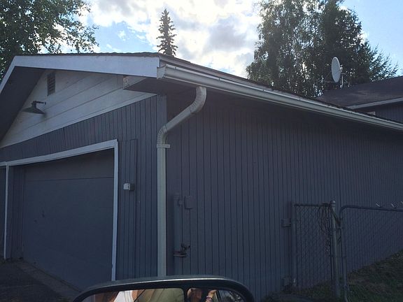 2nd image of 320 Antoinette Ave