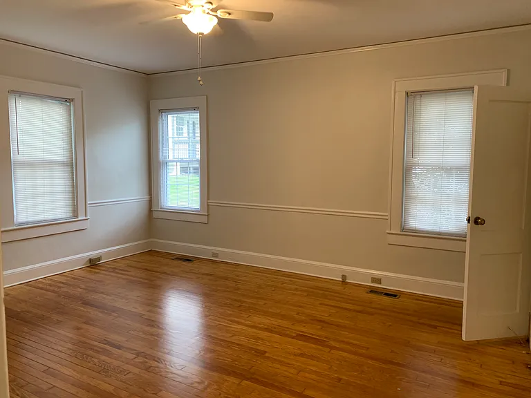 514 E College Ave — Photo 13