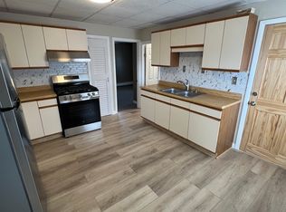 13 Dickinson Ave FLOOR 2, Providence, RI 02904