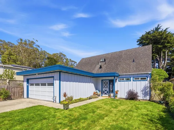 560 Terrace Ave, Moss Beach, CA 94038
