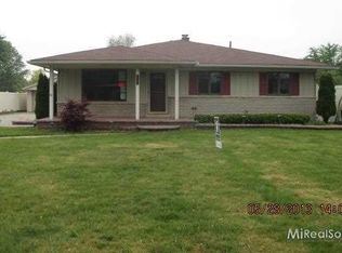 47351 Atwater Dr, New Baltimore, MI 48047