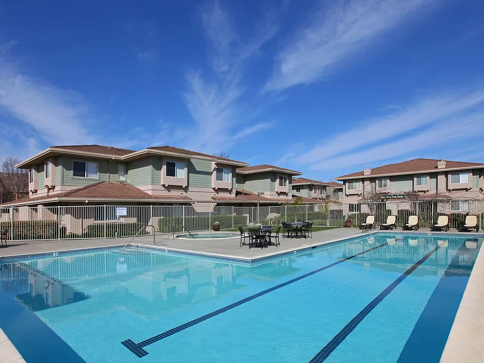 Saratoga West Apartments