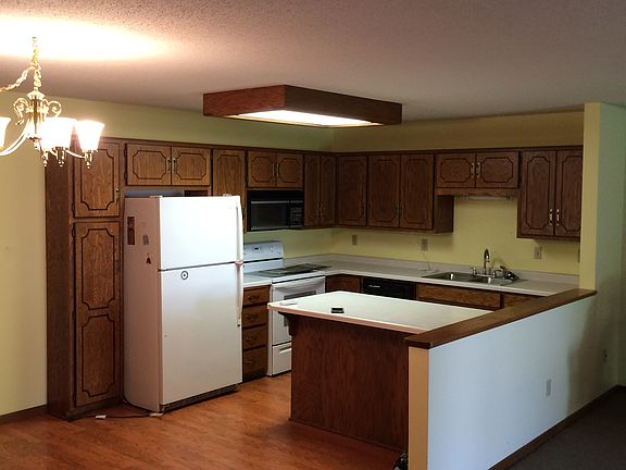 3rd image of 1065 4th Ave NW