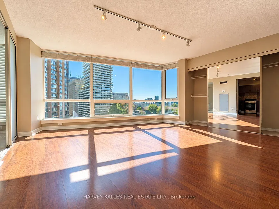 1055 Bay St #1010