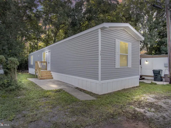 13 Mobile Dr, Thomasville, PA 17364