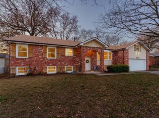 5055 S Walnut Hill Rd, Springfield, MO 65810