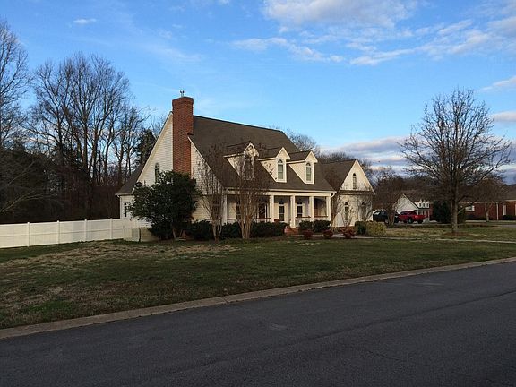 3rd image of 3685 Willow Oak Cir NW