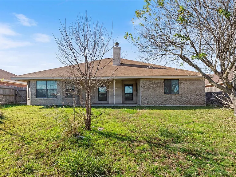 6104 Alexus Dr — Photo 18