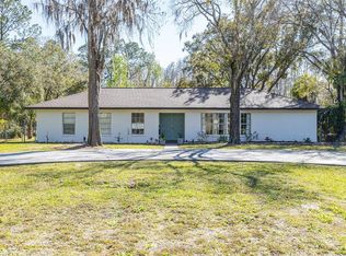 508 Crystal Lake Rd, Lutz, FL 33548