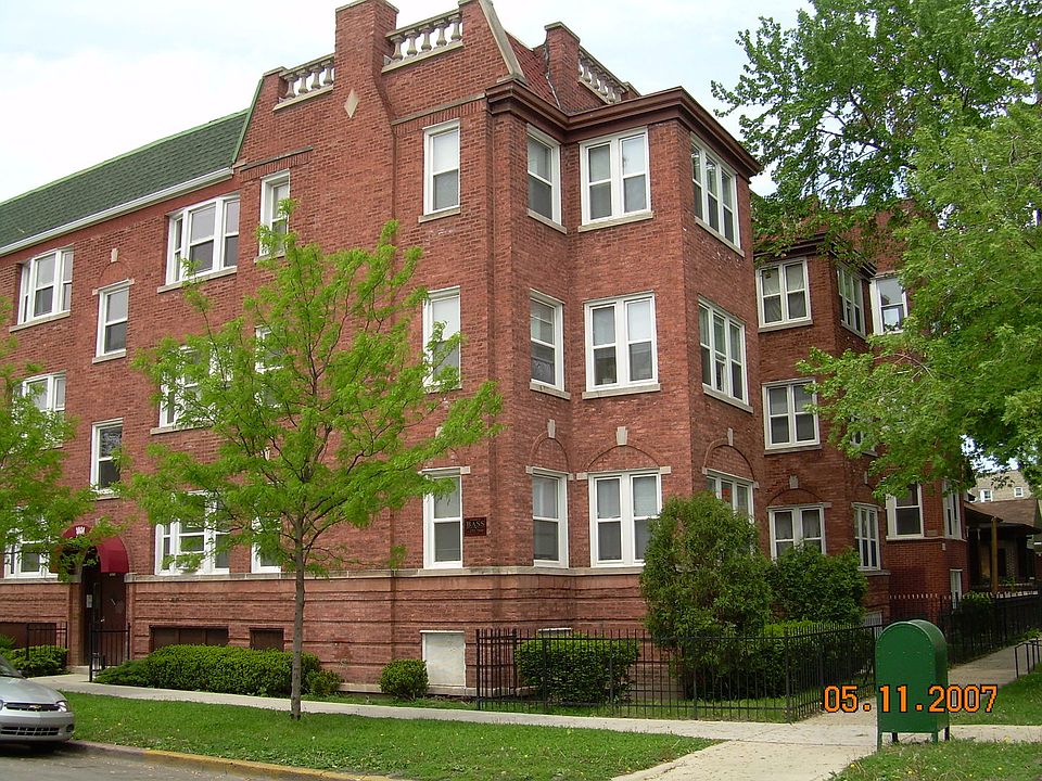 1st image of 4900 N Whipple St APT 3