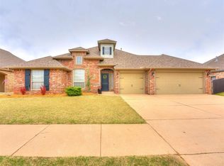 17424 Hawks Tree Ln, Edmond, OK 73013